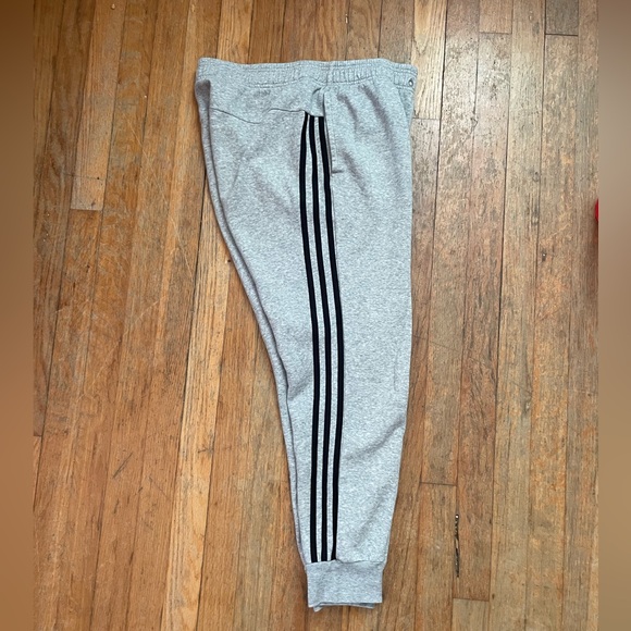 Adidas Women's 3-Stripe Sweatpant Jogger Size Medium - Picture 3 of 9